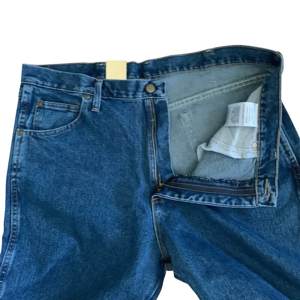 Wrangler Rugged Wear Men's Size 38x36 Relaxed Fit Zip Fly Denim Jeans Brand New